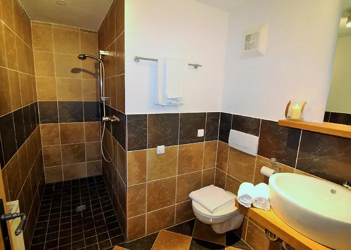 By Managers 아파트